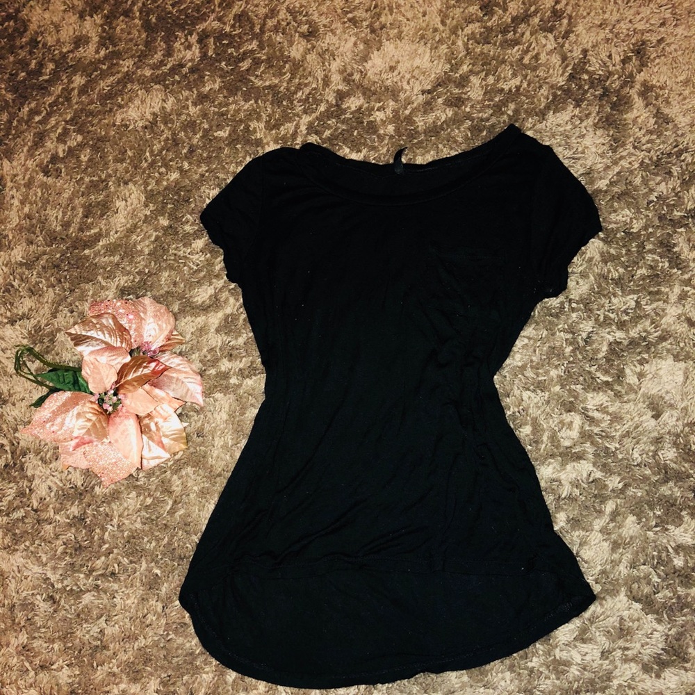 black loose shirt